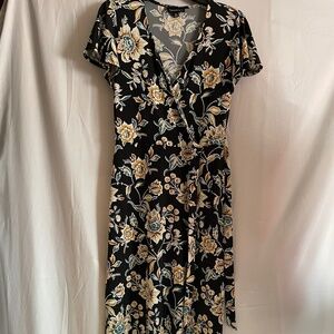 NWOT Fortune & Ivy Maxi Dress Size Medium